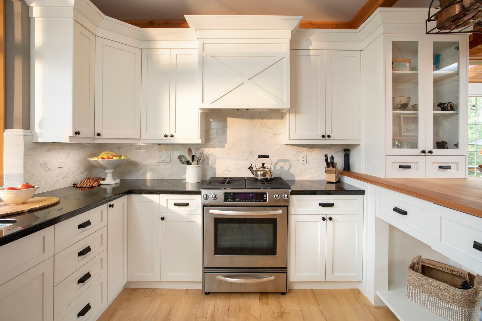 White modern kitchen Cabinets